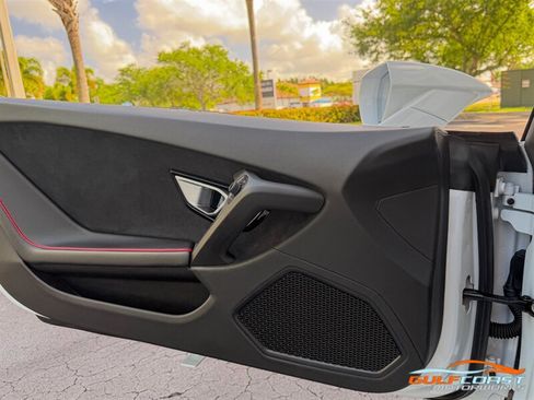 Used 2020 Lamborghini Huracan EVO AWD/4WD image 27
