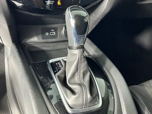 Used 2018 Nissan Rogue SV AWD/4WD image 19