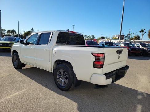 Certified 2025 Nissan Frontier SV image 7