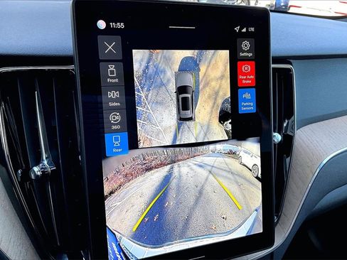 Certified 2026 Volvo XC60 B5 Plus w/ Protection Package Premier image 14