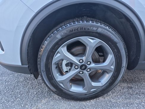 Certified 2025 Ford Escape ST-Line w/ Tech Pack #1 image 9