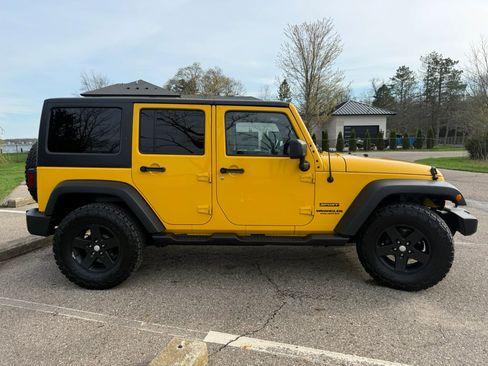 Used 2015 Jeep Wrangler Unlimited Sport w/ Quick Order Package 24S AWD/4WD image 4