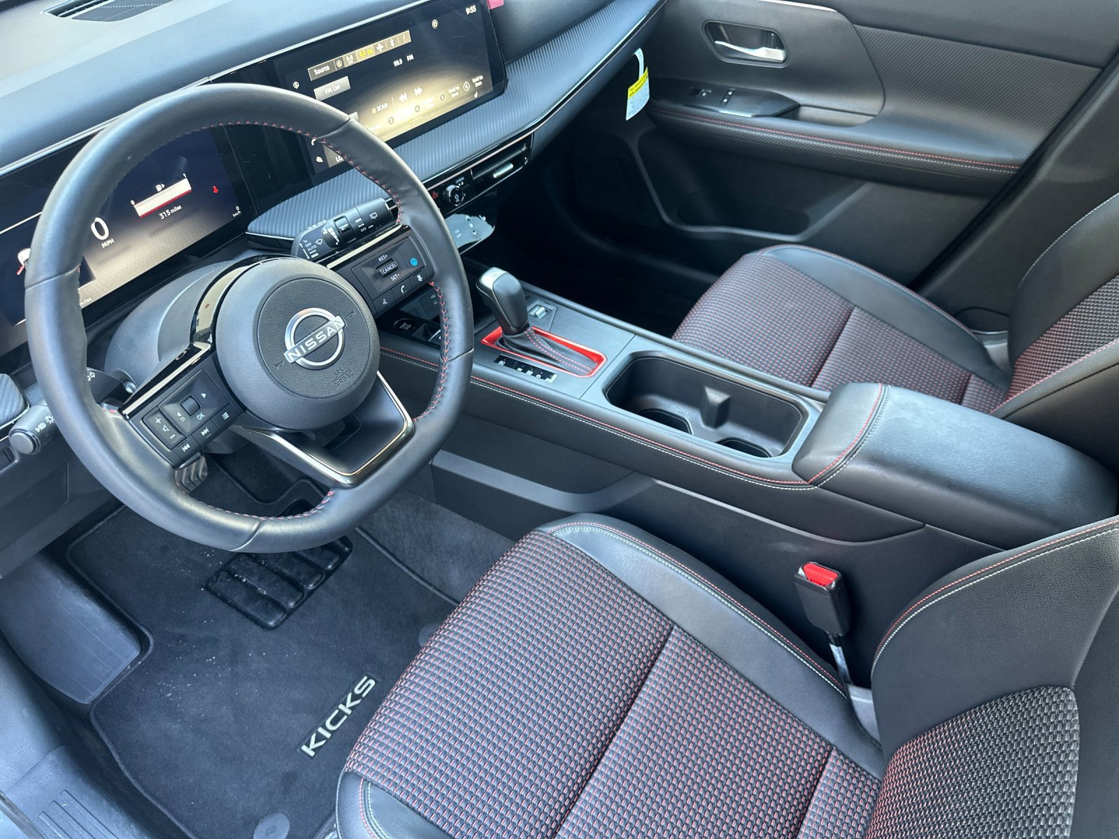 Used 2025 Nissan Kicks SR w/ SR Premium Package AWD/4WD image 9