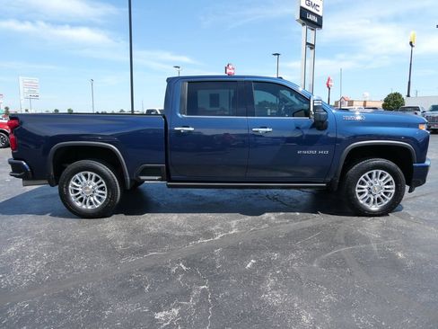 Certified 2022 Chevrolet Silverado 2500 High Country w/ Z71 Off-Road Package AWD/4WD image 4