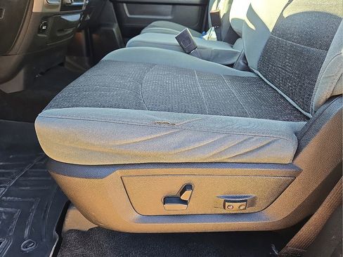 Used 2014 RAM 1500 4x4 Crew Cab w/ Exterior Appearance Group image 23