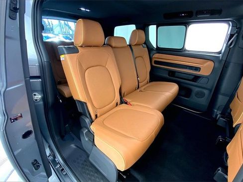 New 2025 Volkswagen ID. Buzz Pro S image 10