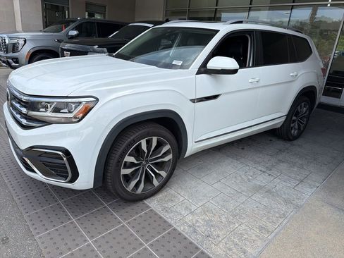 Used 2021 Volkswagen Atlas SEL R-Line FWD image 3