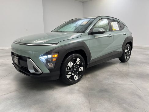 Used 2025 Hyundai Kona SEL FWD image 3