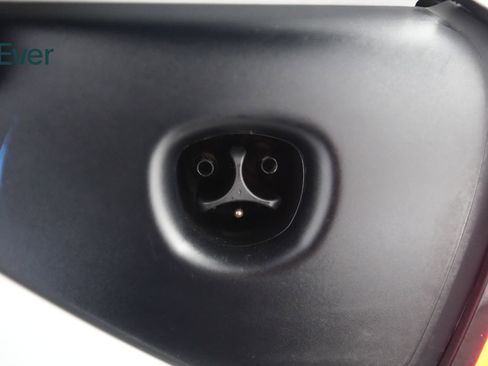 Used 2022 Tesla Model Y Long Range AWD/4WD image 10