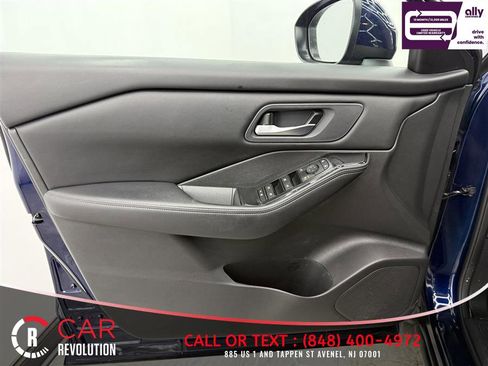 Used 2024 Nissan Rogue SV image 42