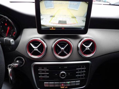 Used 2018 Mercedes-Benz GLA 250 image 13