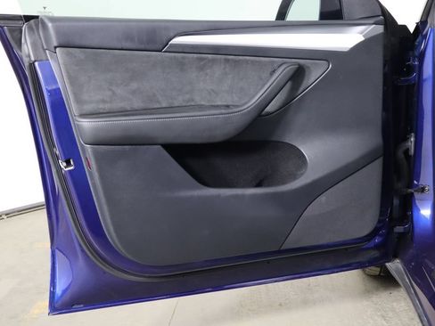 Used 2023 Tesla Model Y Performance AWD/4WD image 18