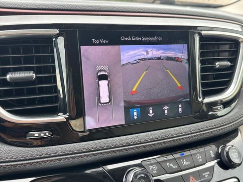 Used 2019 Chrysler Pacifica Limited w/ Advanced Safetytec Group FWD image 23