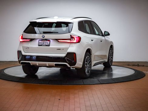 Used 2025 BMW X1 xDrive28i w/ M Sport Package AWD/4WD image 5