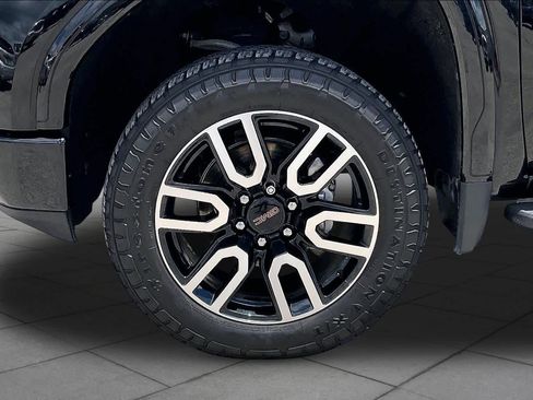 Used 2021 GMC Sierra 1500 AT4 w/ Off-Road Performance Package AWD/4WD image 11