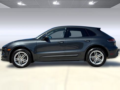 Used 2022 Porsche Macan AWD/4WD image 2