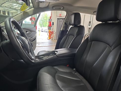 Used 2020 Buick Envision Essence FWD image 16