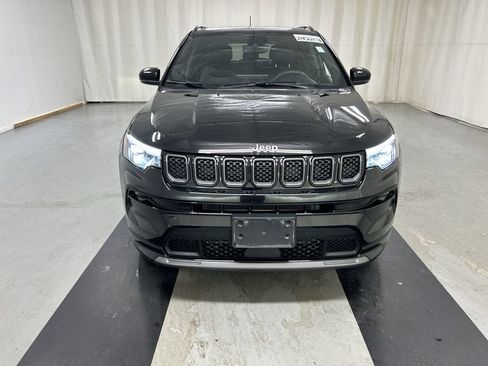 Used 2023 Jeep Compass High Altitude AWD/4WD image 3
