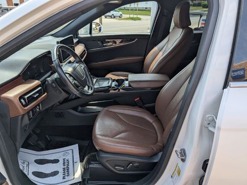 Used 2022 Lincoln Nautilus Reserve AWD/4WD image 9