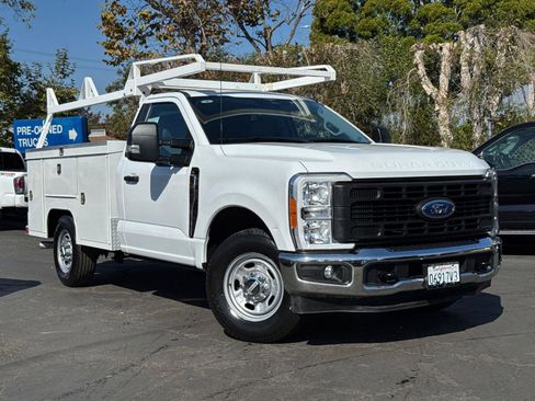 Used 2023 Ford F250 XL w/ XL Chrome Package image 2