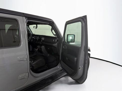 Used 2023 Jeep Wrangler Unlimited Sahara w/ Cold Weather Group AWD/4WD image 31