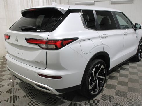 Used 2024 Mitsubishi Outlander 4WD Plug-In Hybrid image 35