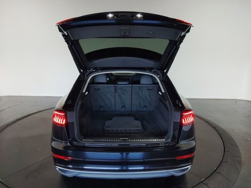 Used 2019 Audi Q8 Prestige image 9