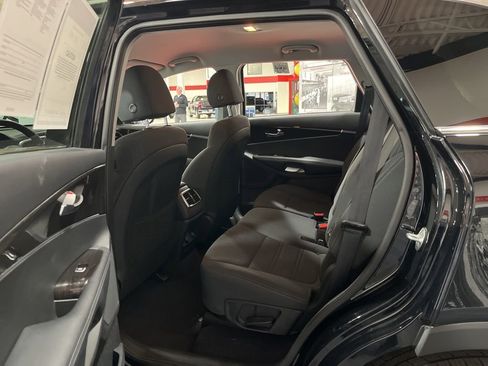 Used 2020 Kia Sorento LX w/ LX I4 Convenience Package AWD/4WD image 17