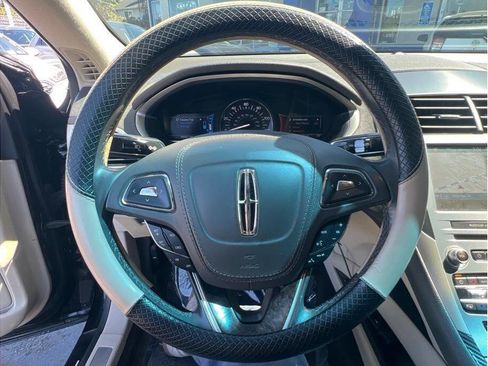 Used 2017 Lincoln MKZ Reserve FWD image 9
