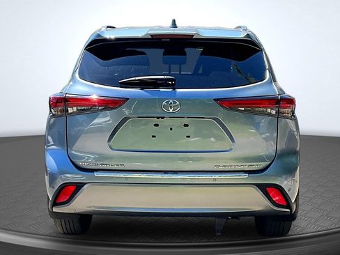 Used 2022 Toyota Highlander Platinum AWD/4WD image 4