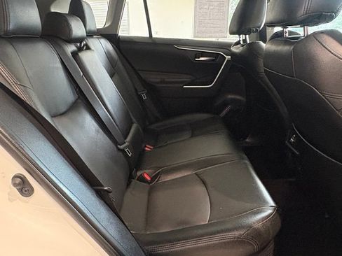 Used 2020 Toyota RAV4 XLE w/ Convenience Package AWD/4WD image 18