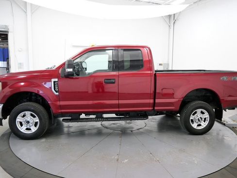 Used 2017 Ford F250 XLT w/ XLT Value Package AWD/4WD image 4