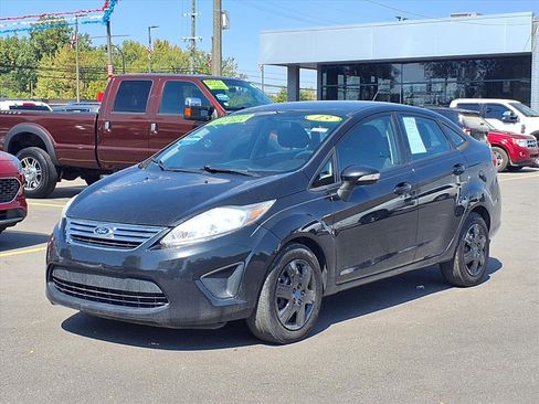 Used 2013 Ford Fiesta SE image 1