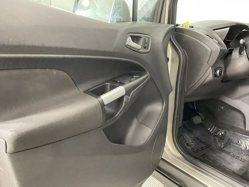Used 2015 Ford Transit Connect XLT image 12