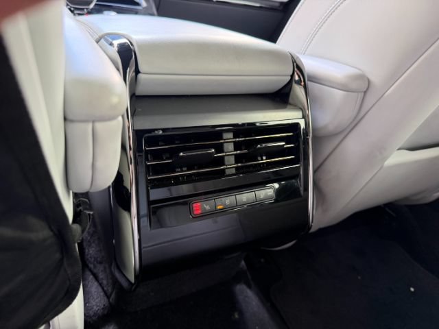 Used 2025 Land Rover Range Rover Sport SE AWD/4WD image 14