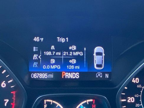 Used 2019 Ford Escape SE image 9