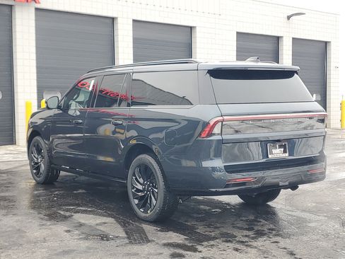 New 2025 Lincoln Navigator L Reserve image 3