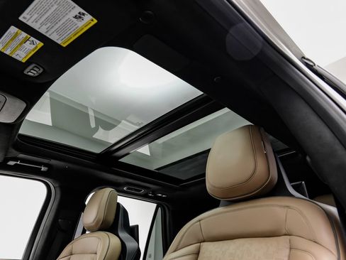 Used 2025 Lincoln Navigator L Black Label AWD/4WD image 9