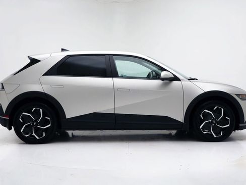 Used 2024 Hyundai Ioniq 5 SEL image 3