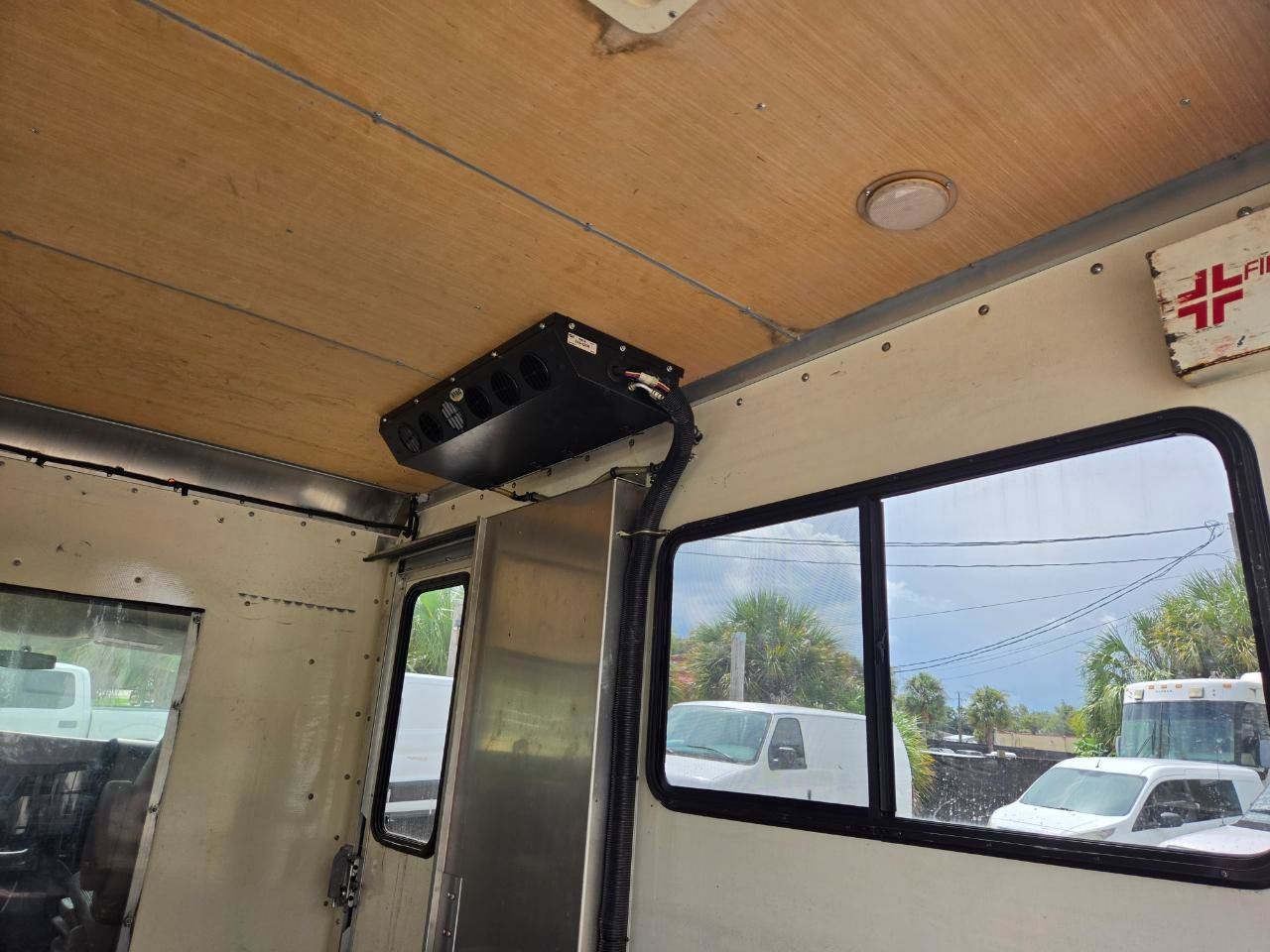 Used 2016 Chevrolet Express 3500 RWD image 12