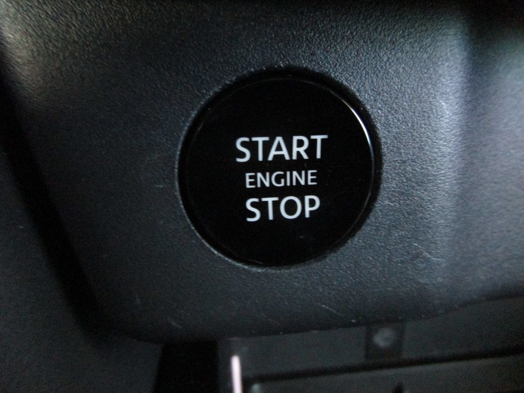 Used 2024 Nissan Rogue SL FWD image 42