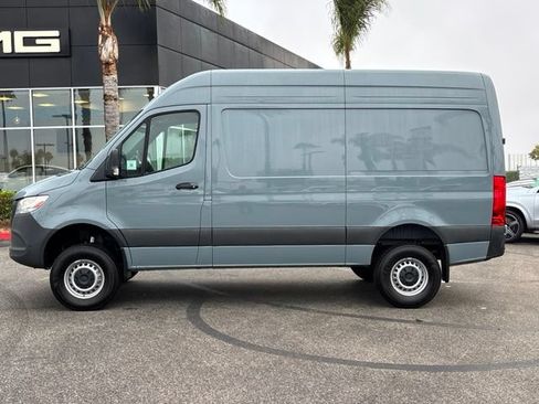 Used 2025 Mercedes-Benz Sprinter 2500 image 12