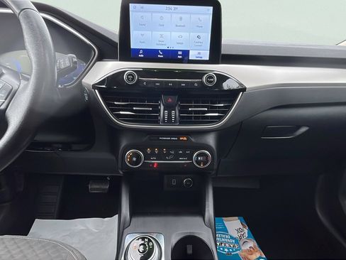 Used 2020 Ford Escape SE Sport image 2