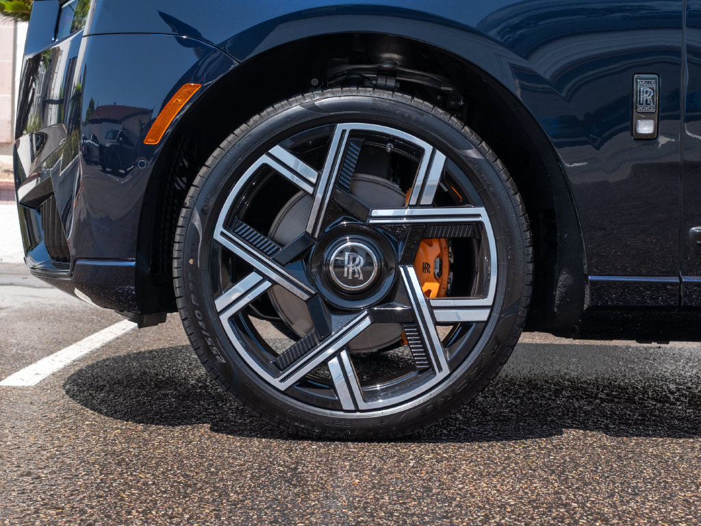 New 2027 Rolls-Royce Cullinan Black Badge AWD/4WD image 43