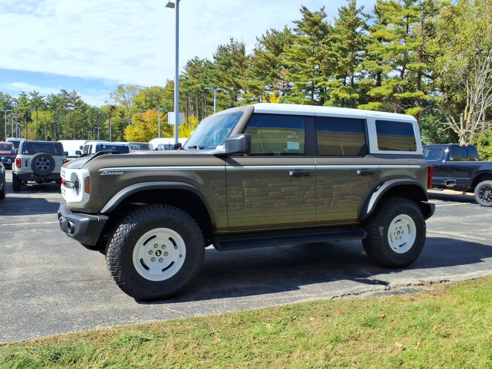 New 2026 Ford Bronco Heritage Edition AWD/4WD image 5