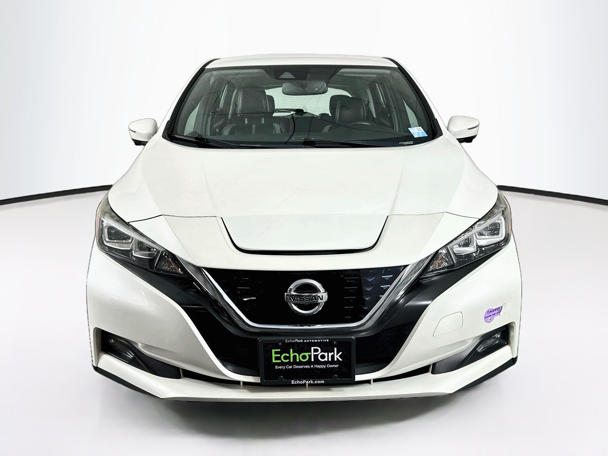 Used 2019 Nissan Leaf SL w/ SL Technology Package FWD image 2