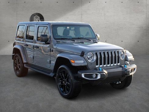 Used 2023 Jeep Wrangler Unlimited Sahara w/ Cold Weather Group image 4