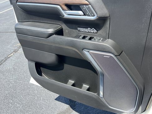 Used 2022 Chevrolet Silverado 1500 High Country w/ High Country Premium Package AWD/4WD image 14