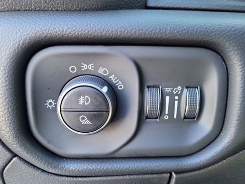 New 2026 RAM 1500 4x4 Crew Cab image 24