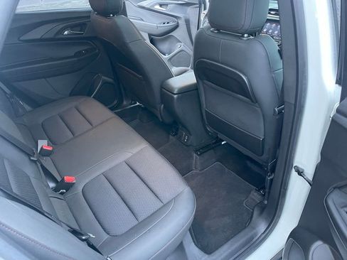 Used 2023 Chevrolet TrailBlazer RS w/ Sun and Liftgate Package image 23